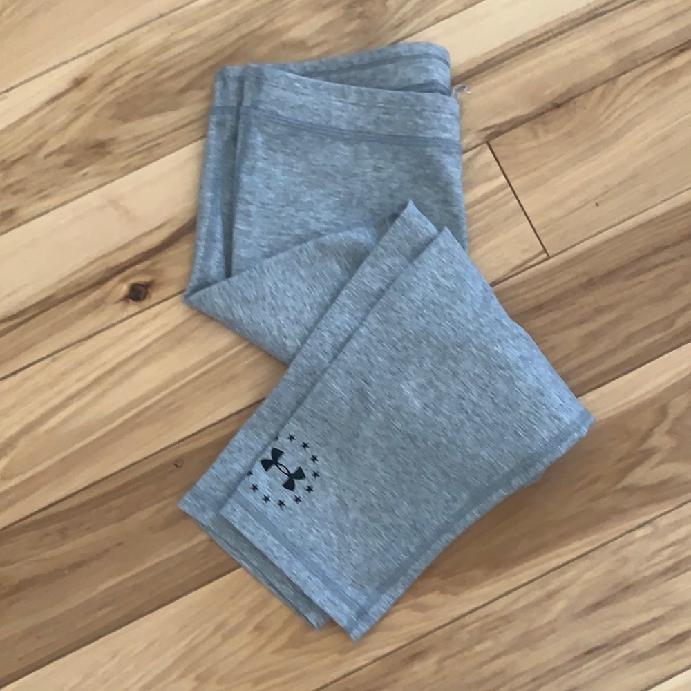 Grey Underarmour Capri